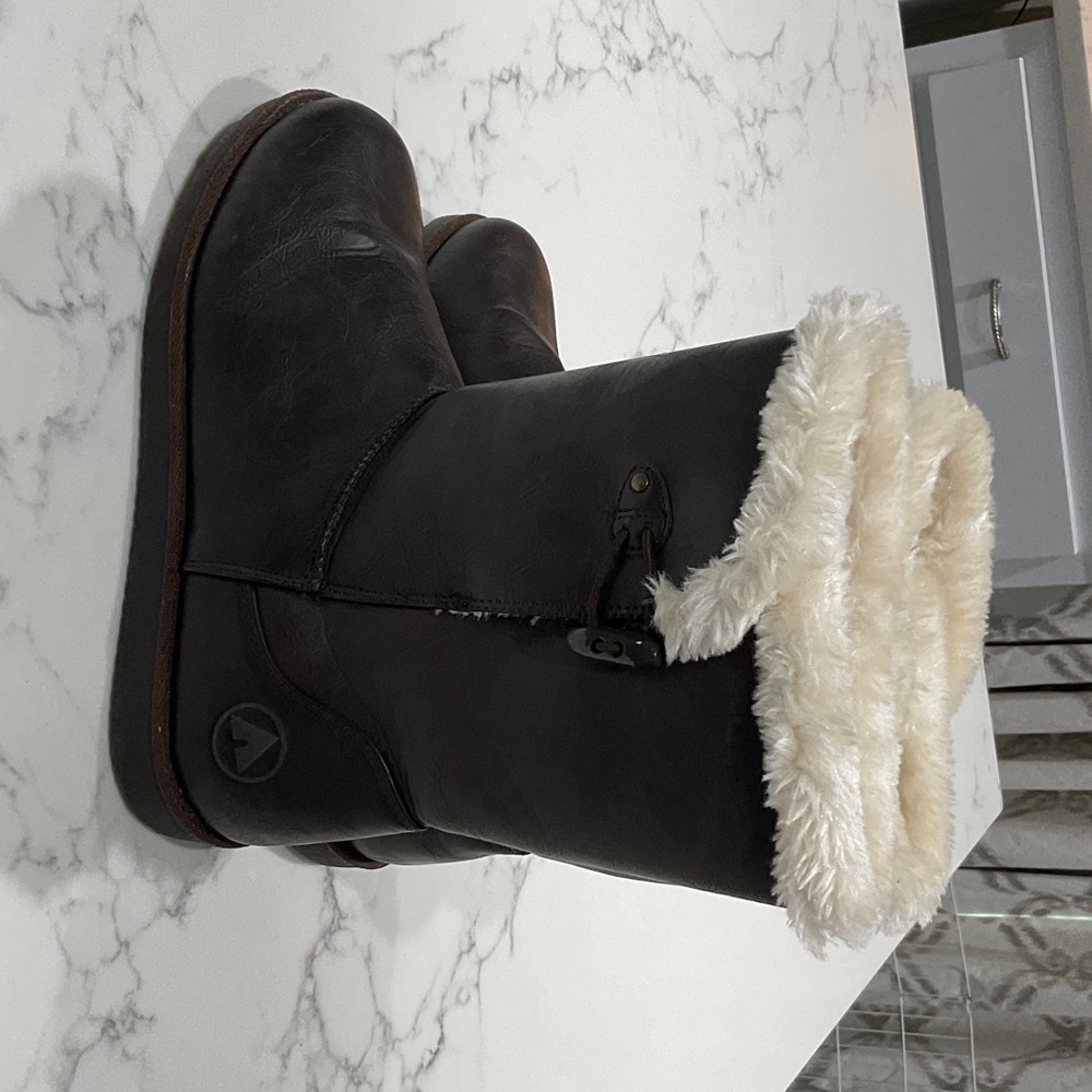 Cozy Dark Brown Air Walk Boots with Cream Fur Lining